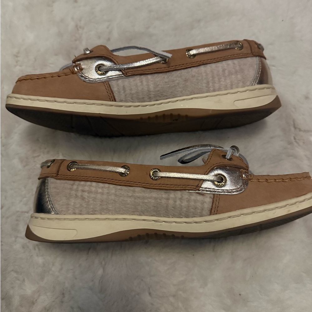 Sperry Women's Brown Leather Moccasin Boat Shoes with White Laces - Picture 2 of 2